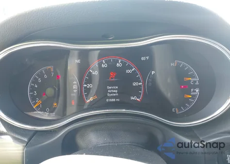 2019 Jeep Grand Cherokee Laredo E 4X4 z USA, uszkodzony, nr VIN 1C4RJFAG7KC618937